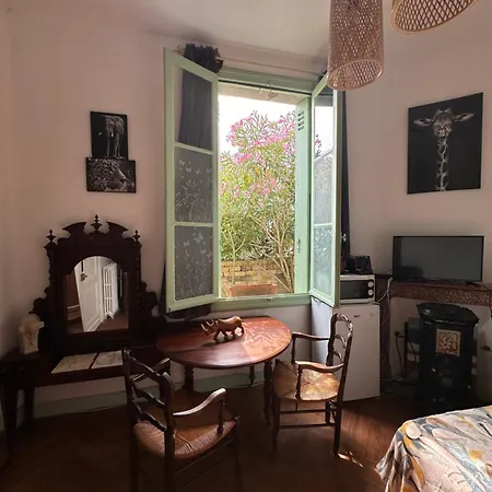 Violette Homestay